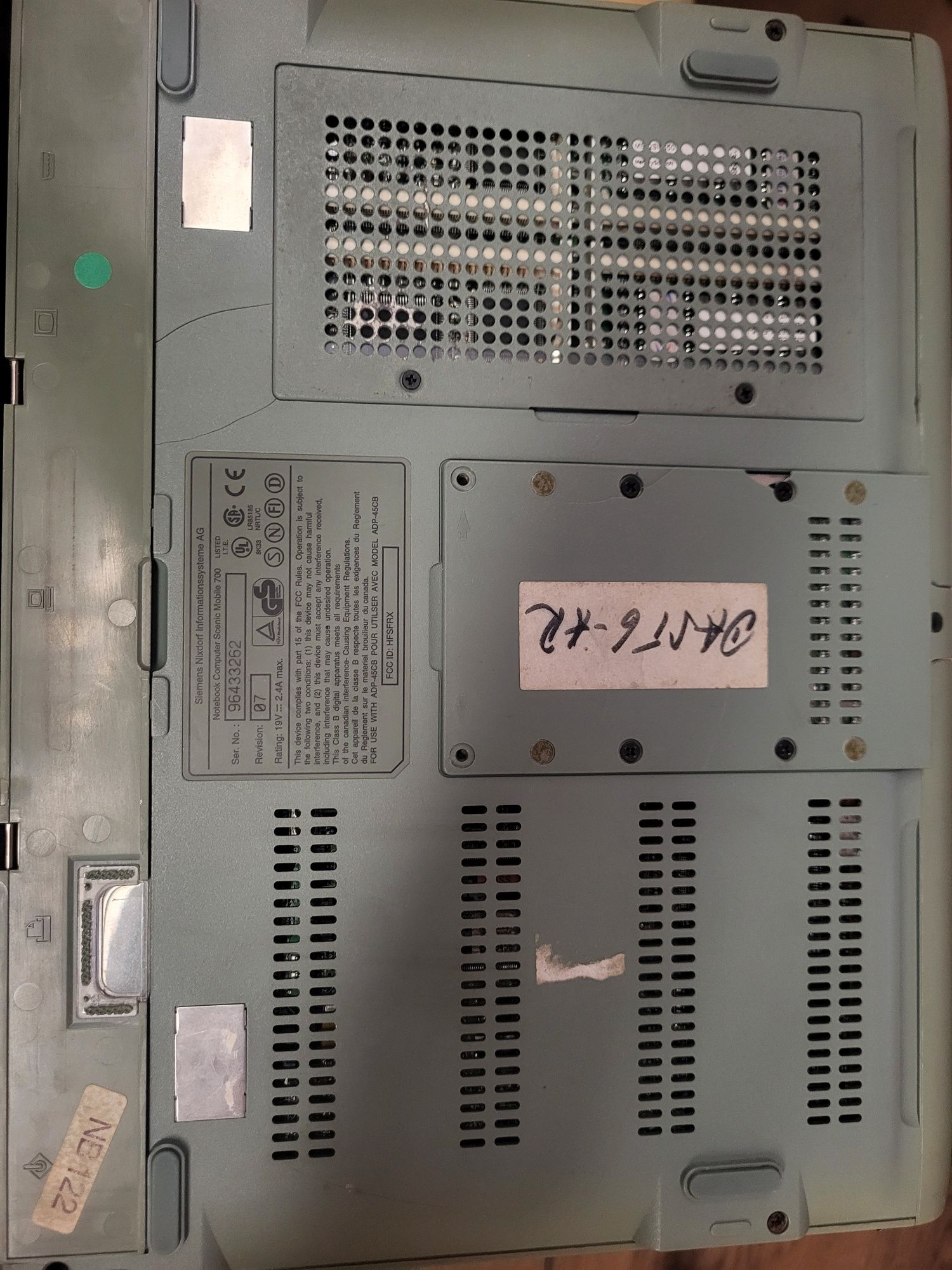 Sprzedam zabytkowego laptopa siemens nixdorf scenic mobile 700