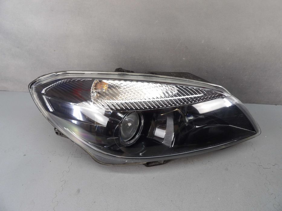 Skoda Fabia 2 II Lift MONTE CARLO Lampy Przód Przednie Lewa + Prawa EU