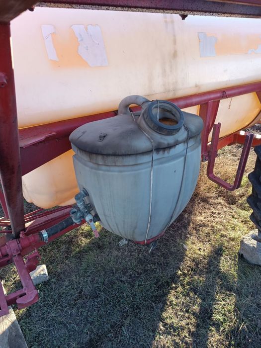 Продам оприскувач ОП-2000