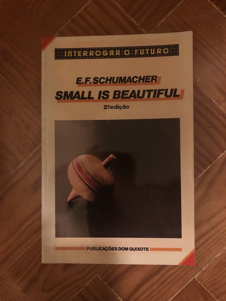 Livro Small is Beautiful de E. F. Schumacher