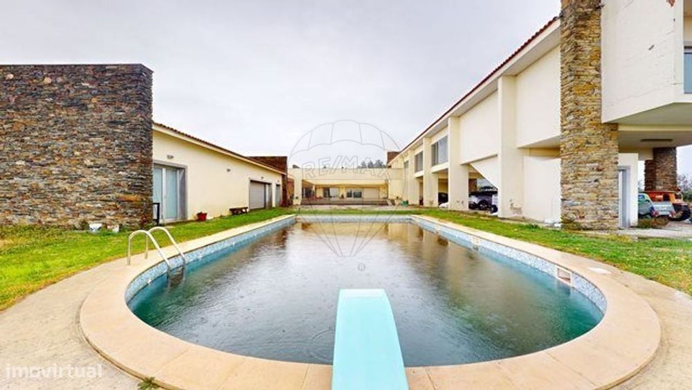 Moradia T7 para venda