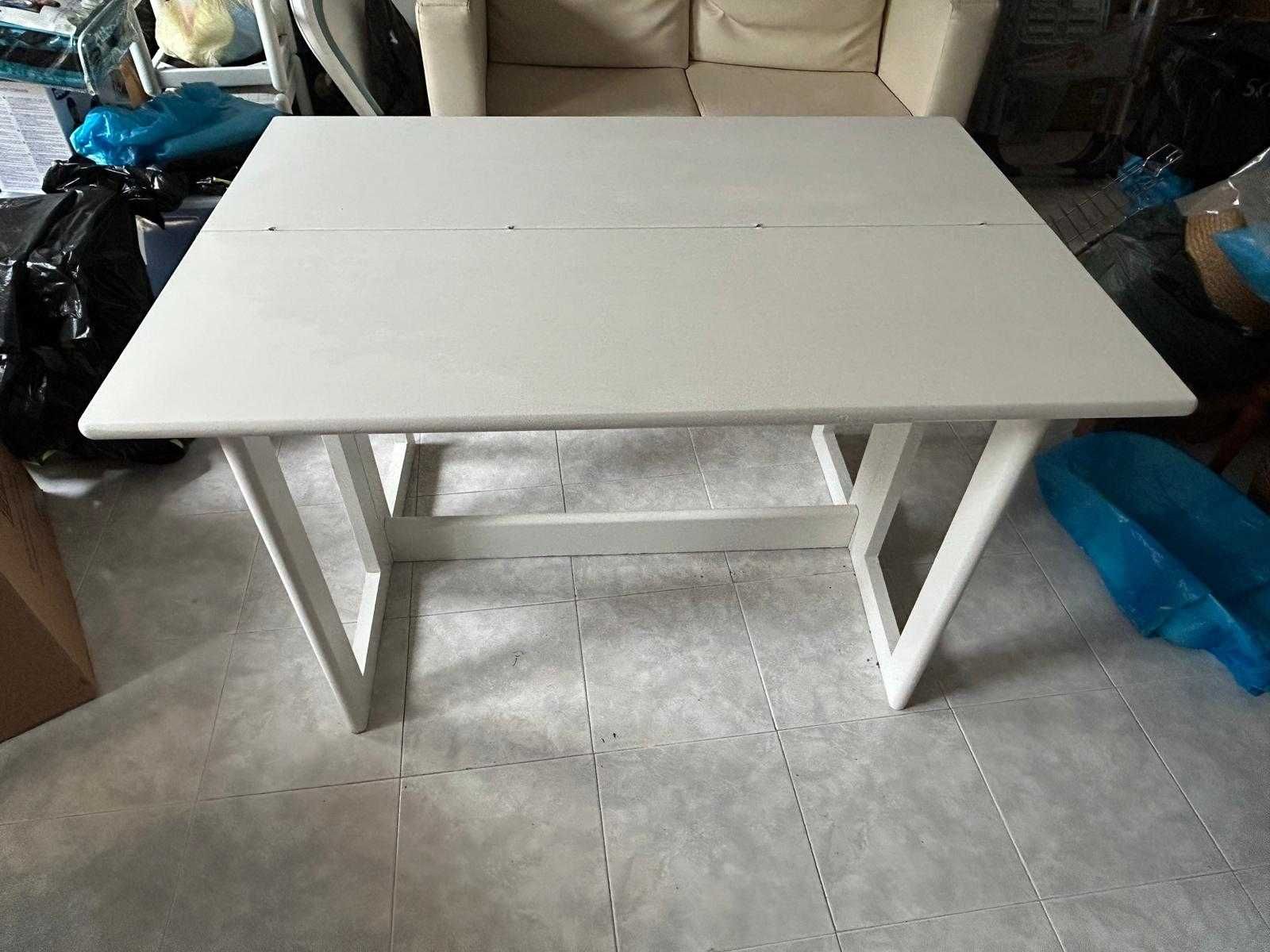 Mesa de cozinha bramca
