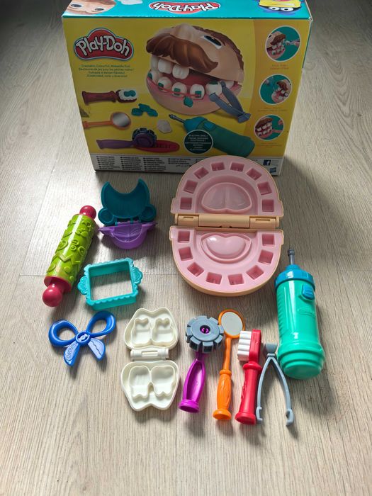 zestaw PlayDoh dentysta oraz inne akcesoria