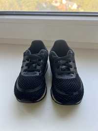 Кроссовки adidas черные детские 13.5см