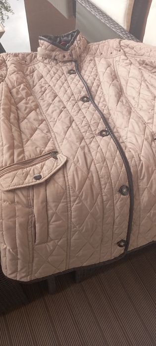 Parka de senhora. Se comprar outra do anúncio faço 20€ cada