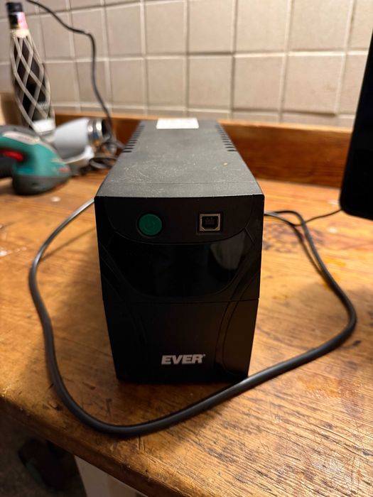 UPS Easyline 850 AVR USB