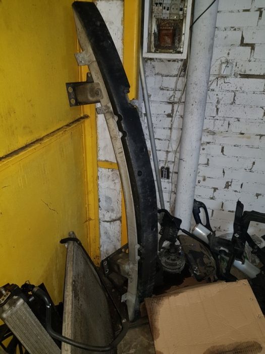 Підсилювач бампера БМВ Е53 Е60 Е61 Е65 Е66 Е70 Е90 Ф01 Ф10 Ф30