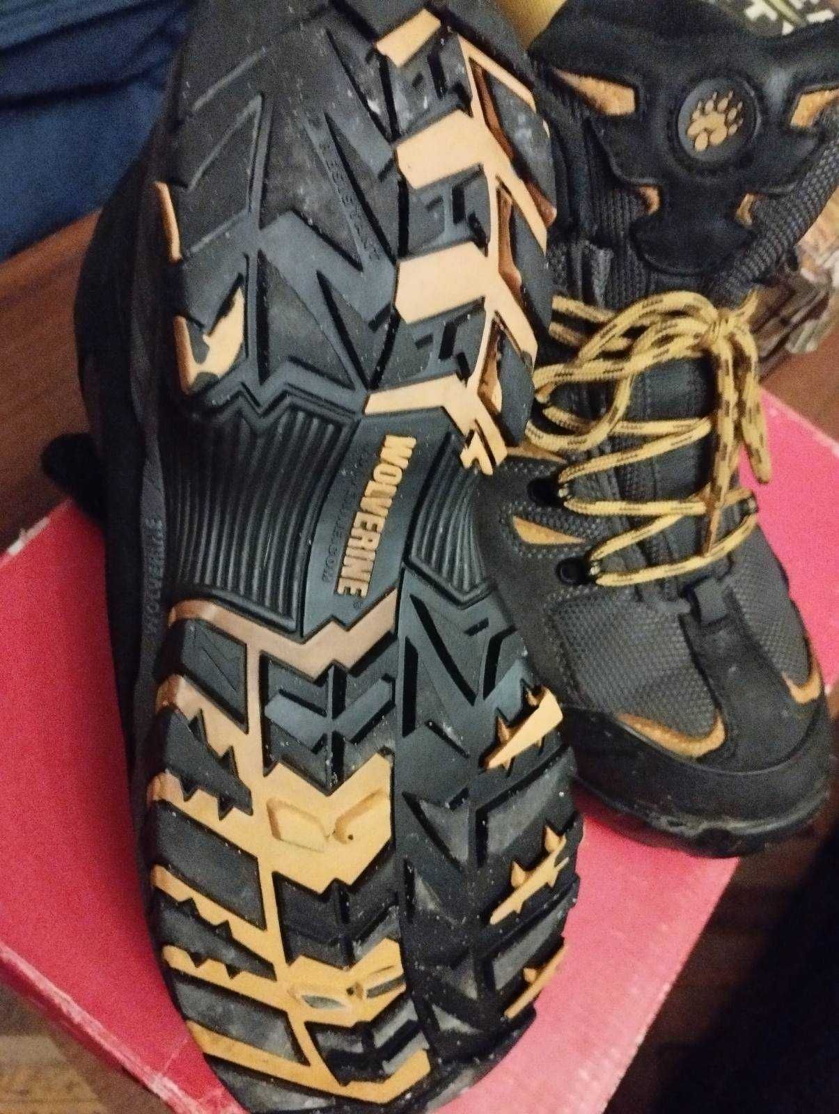 Зимові трекінгові ботинки Wolverine