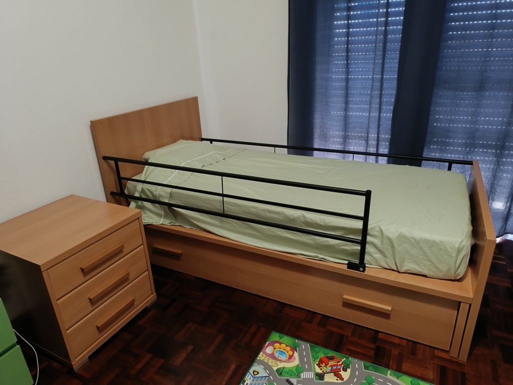 Quarto infantil , cama convertível