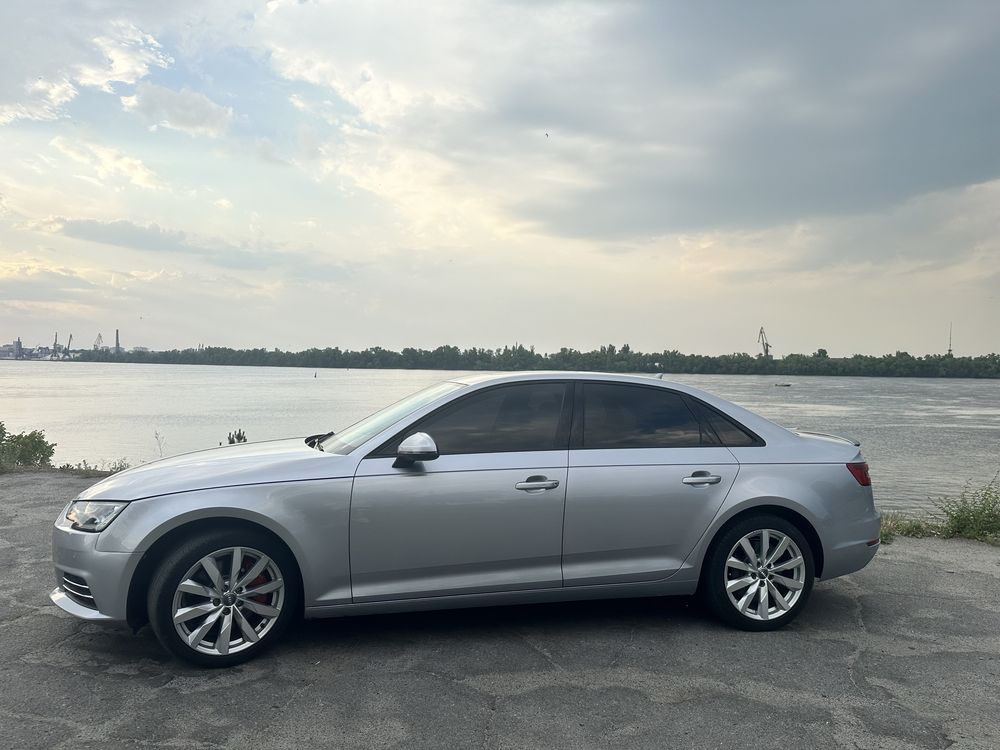 Audi A4 Quattro 2017 b9