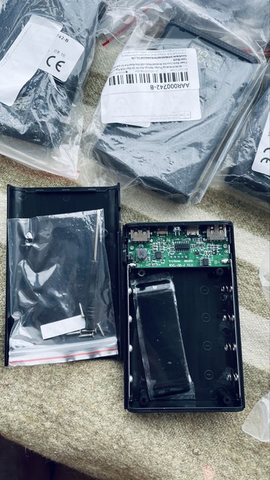 Корпус для павербанку 4*18650 на гвинтах power bank case