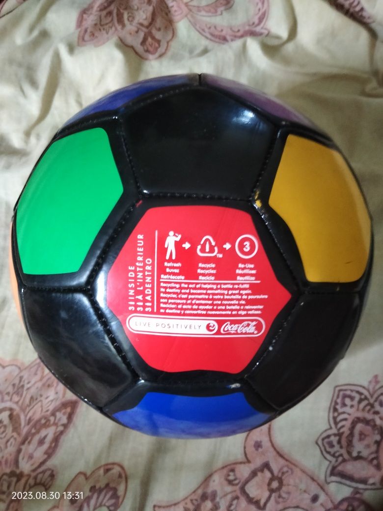 Продам мяч футбольный CocaCola