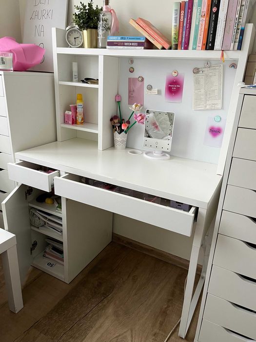 Sprzedam białe biurko  dla dziewczynki