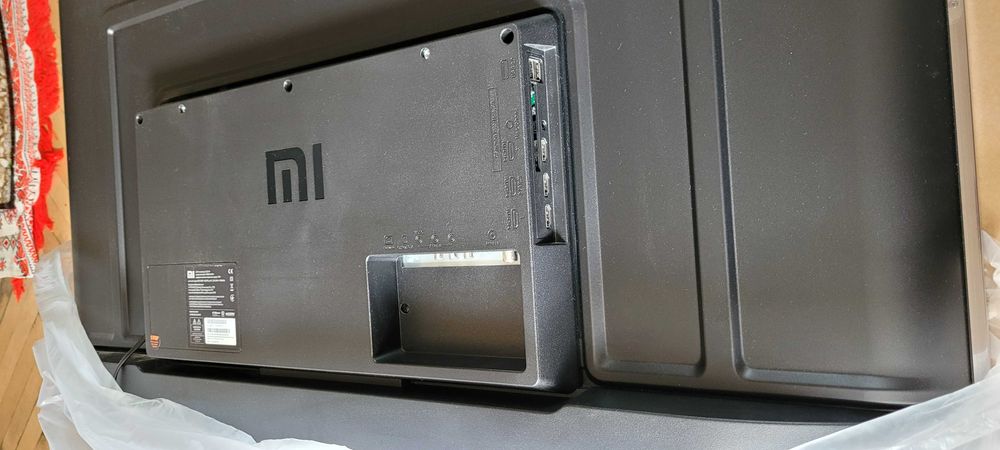 телевізор Xiaomi 43' , майже новий