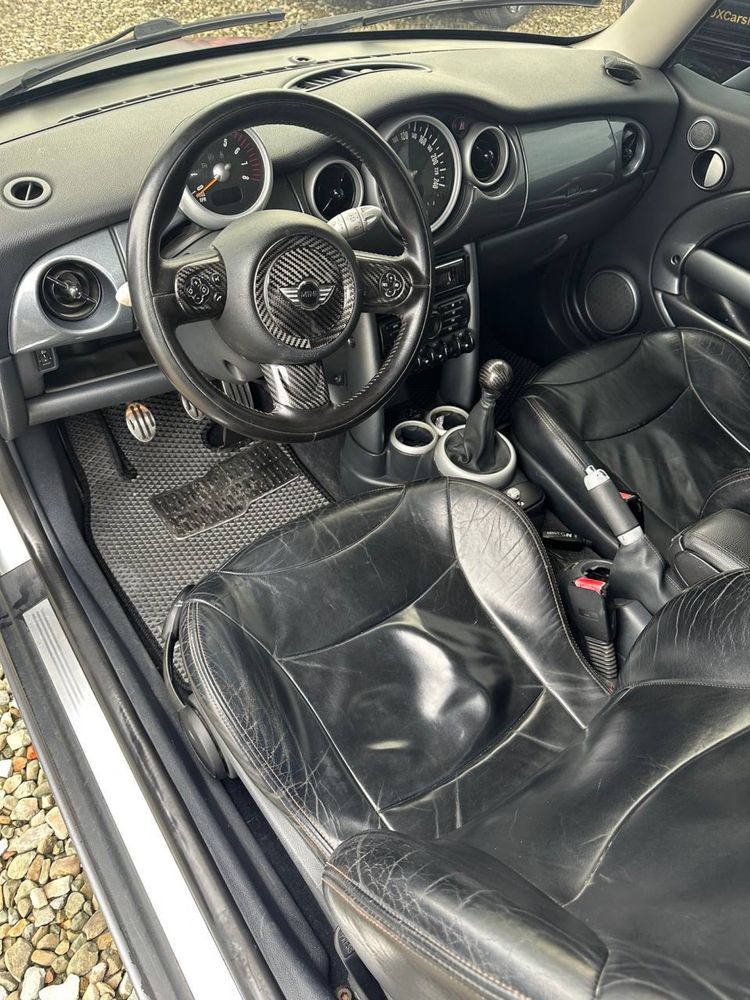 Mini cooper Маленька мразь