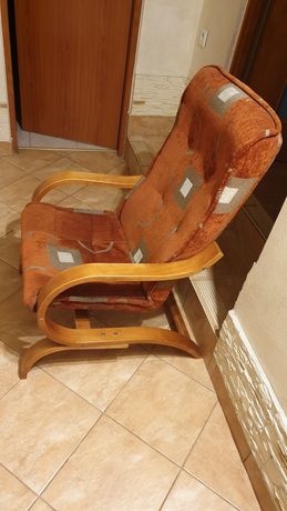 Fotele na drewnianych płozach