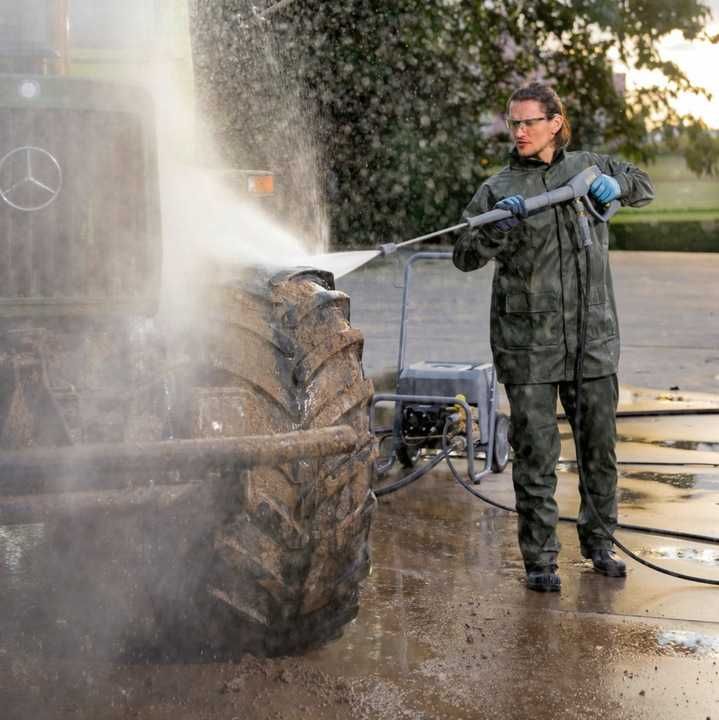 Mocna myjka ciśnieniowa KARCHER HD 10/25-4 S CLASSIC - 250 BAR