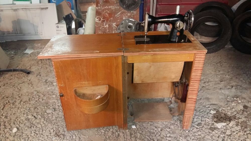 Продам швейную машинку "Подольск"