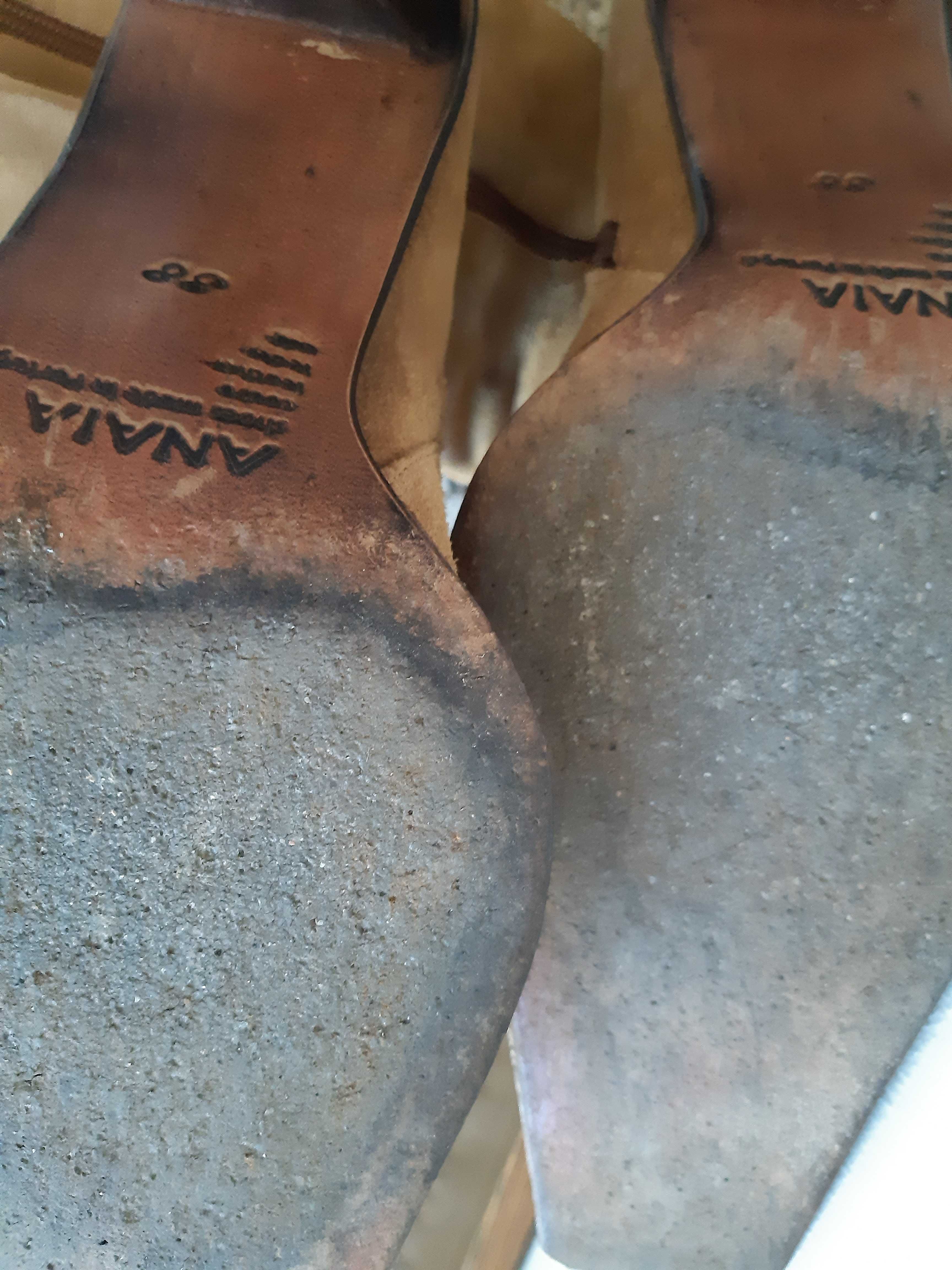 Botas de Senhora, em Cabedal, Cor Camel, Tamanho 38