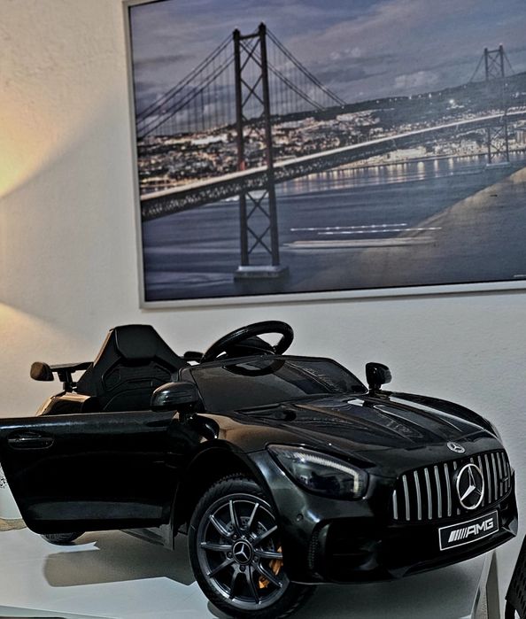 Carro eléctrico criança Mercedes AMG NOVO