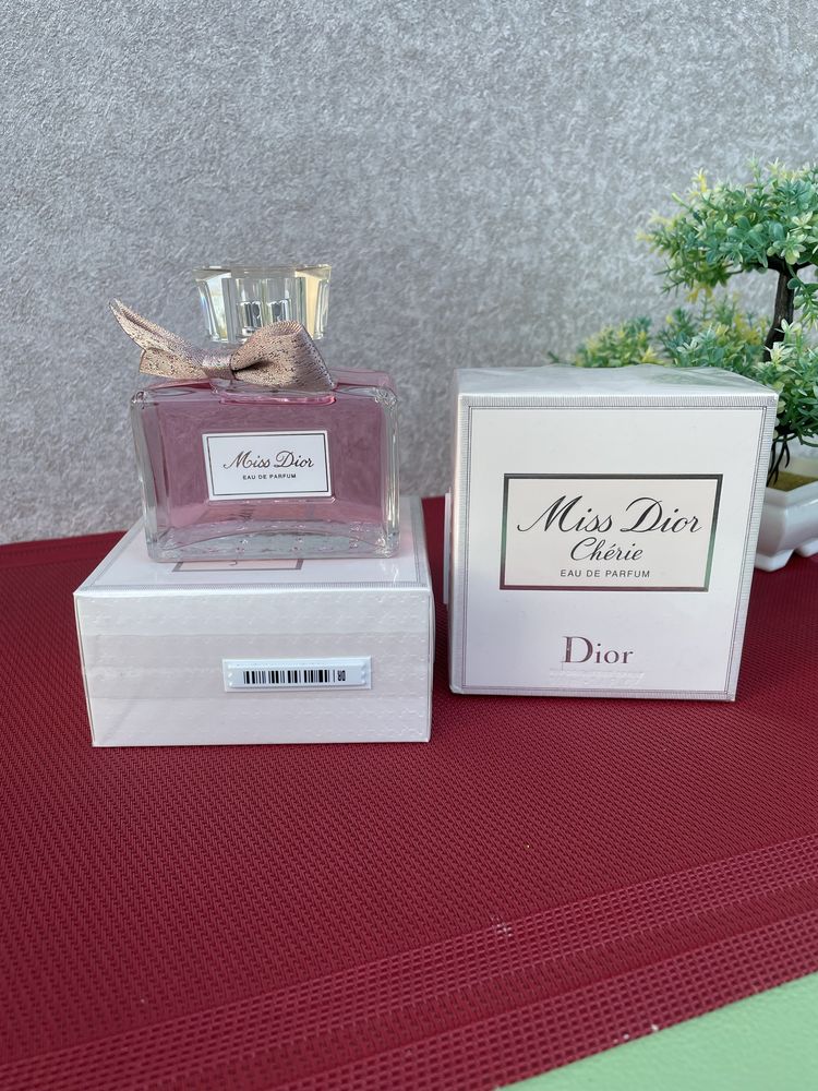Парфумована вода жіноча Cherie Eau de Parfum 100 мл
