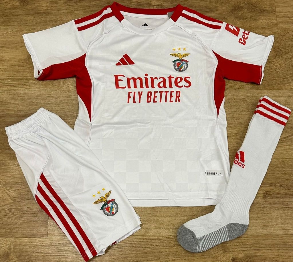Kits de clubes para crianças e adultos