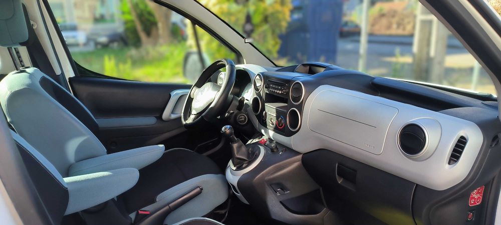 Viatura Adaptada 4Lugares + Cadeira de Rodas – Legalizada com Garantia