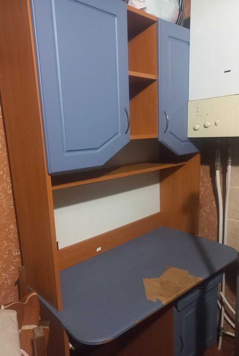 Шкаф та письмова частина