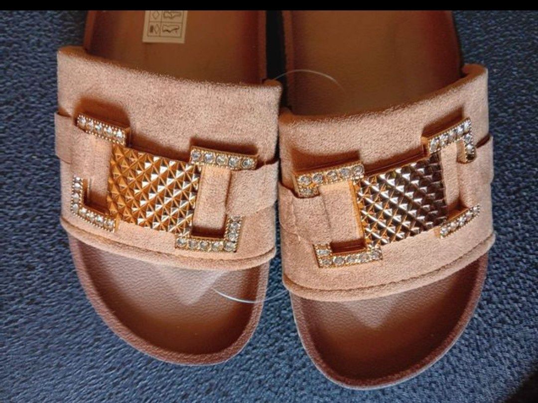 Chinelos  cor camel