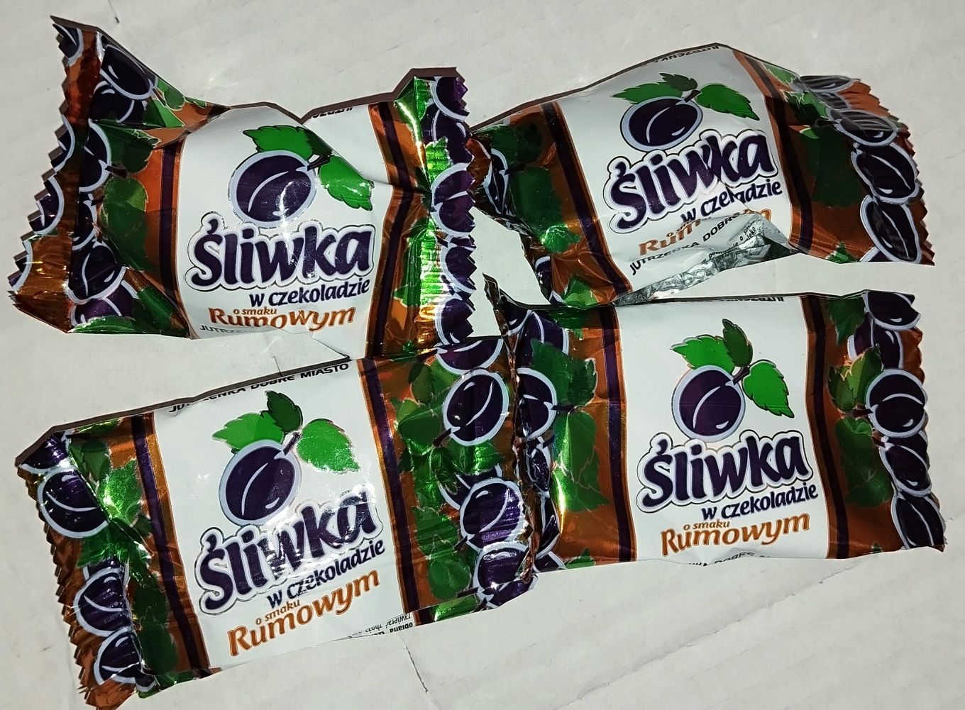 Śliwka oraz czarna porzeczka w czekoladzie