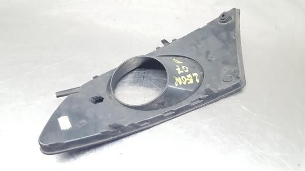 Grelha frente SEAT Leon (1P1)