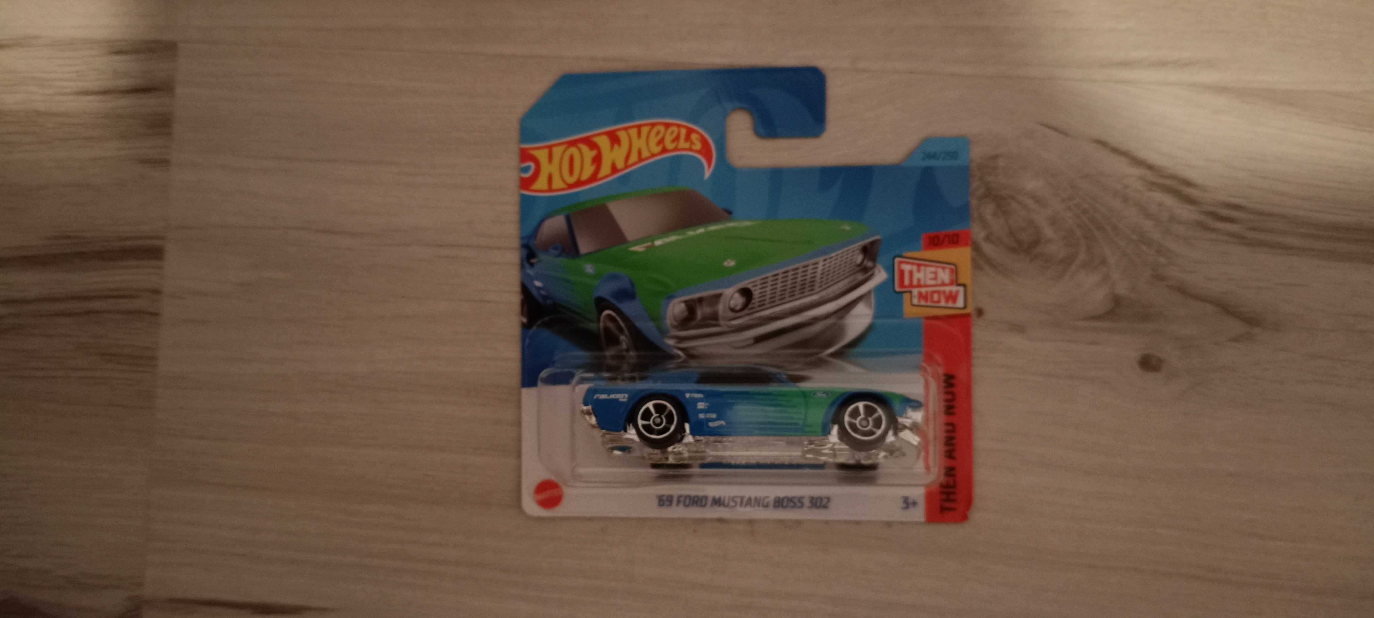 Hot Wheels 69" ford mustang boss 302