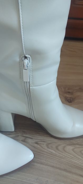 Kozaki do kolan firmy Stradivarius rozmiar 37