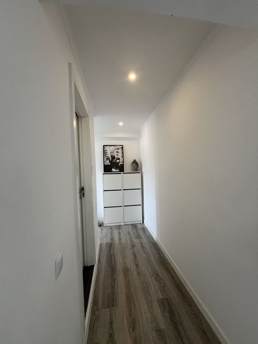 Alugo apartamento t3 Sobreda! Entrada em novembro. 2 rendas e 1 caução