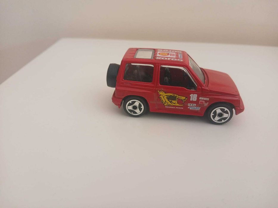Carro Bbugaro Suzuki Vitara escala 1/43