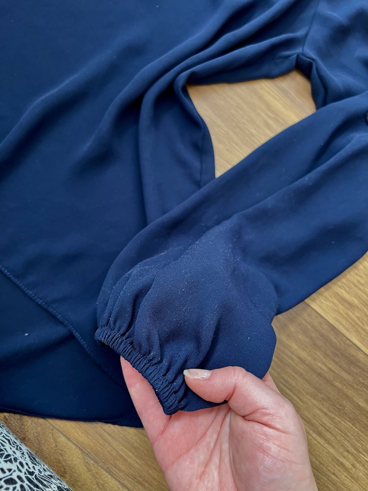 Granatowa bluzka S vintage z wyciętymi ramionami bufiaste rękawy