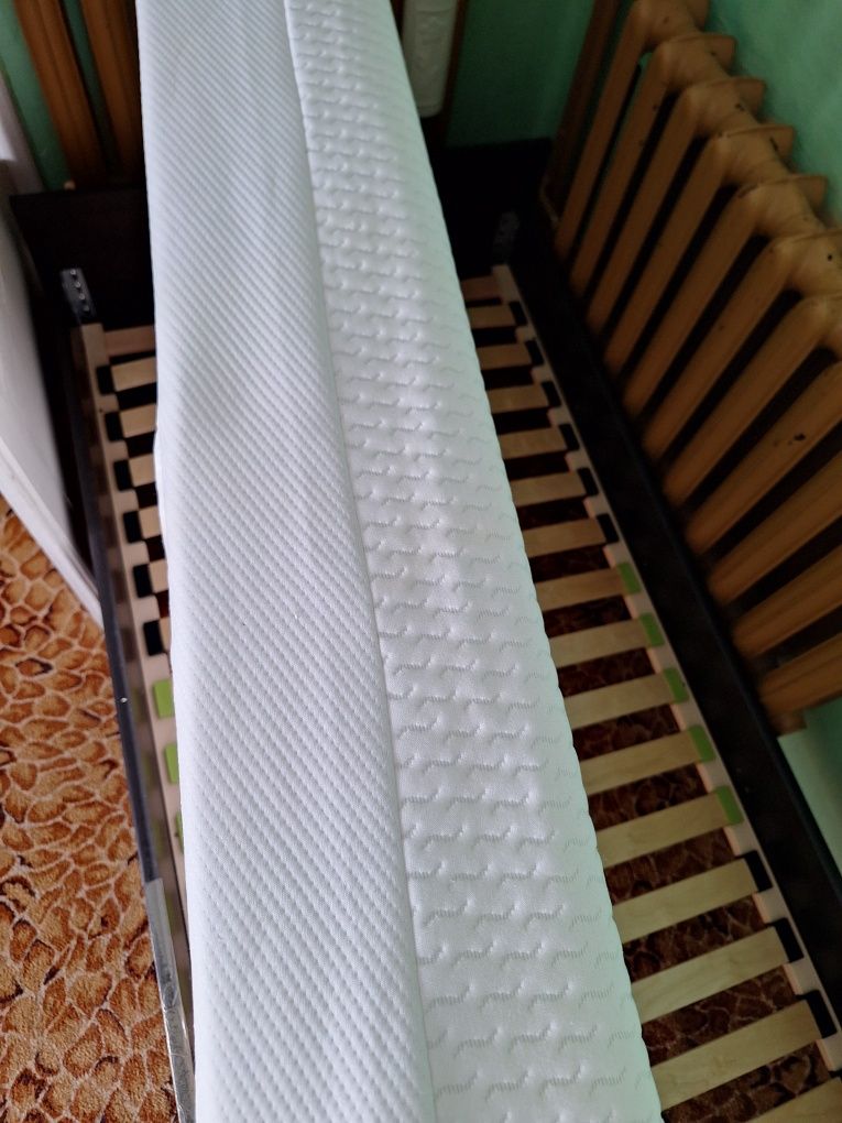 Materac piankowy BRW 90x200 srednio-twardy z pokrowcem