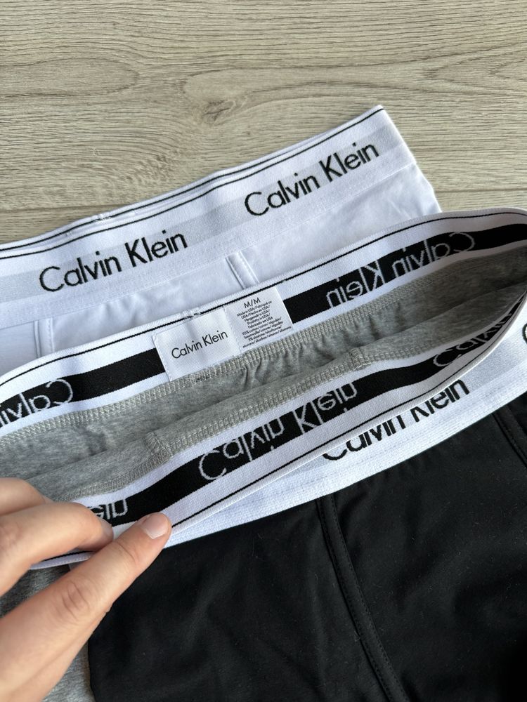 Білизна Calvin Klein