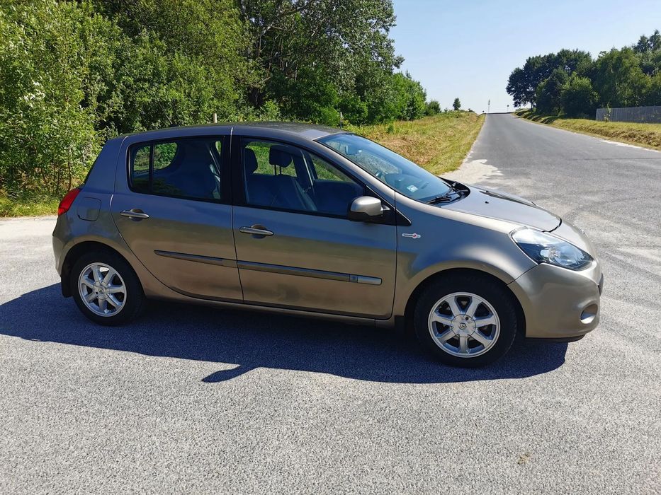 Renault Clio Renault Clio 3 benzyna 1.2 TCE 2012r. TomTom Edition Nawigacja