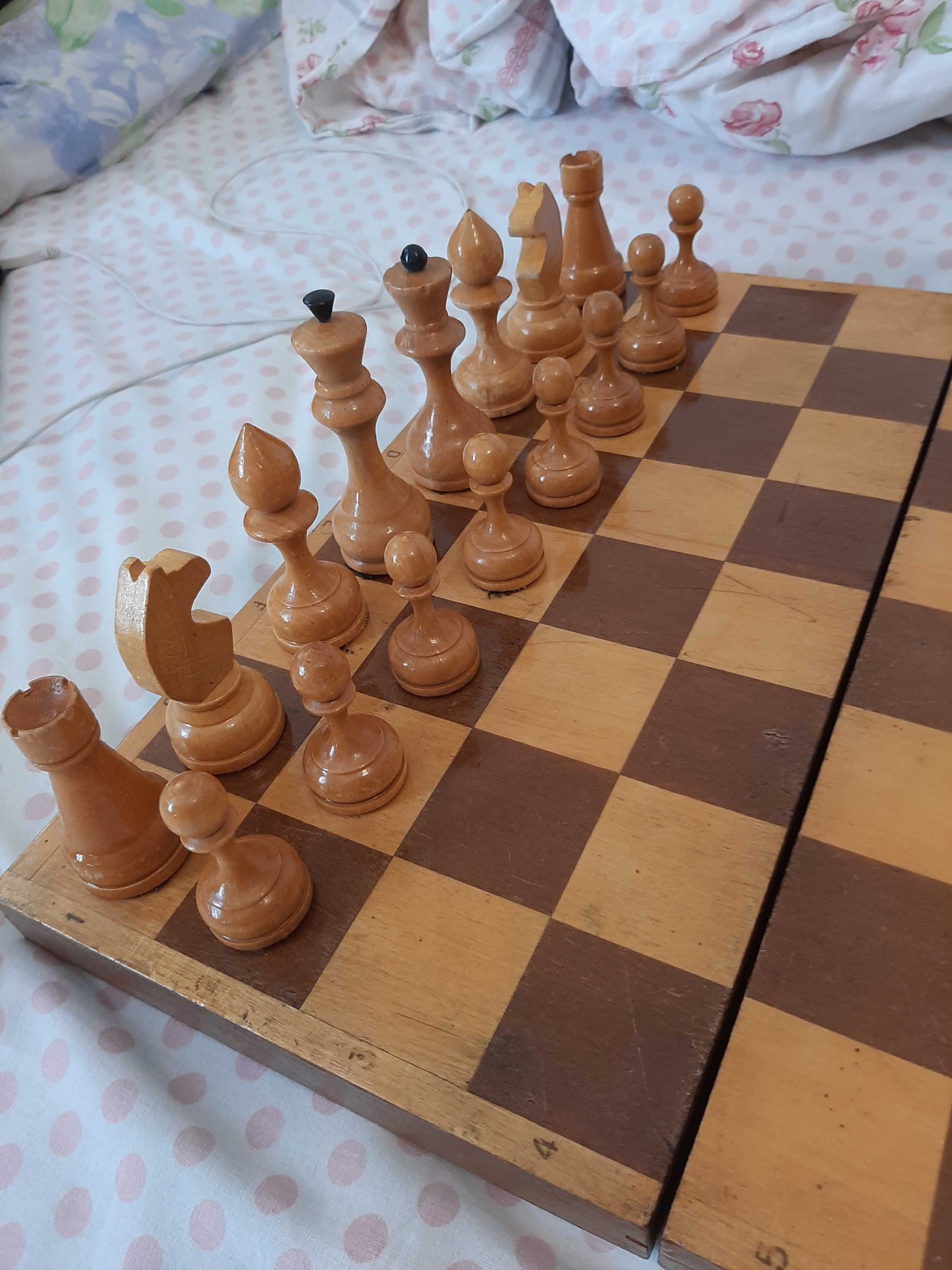 продам шахматы  40 на 40 см
