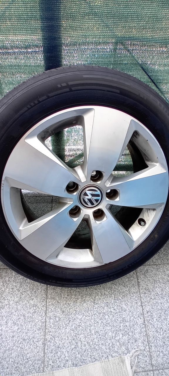 Jantes R16  5/100 com pneus 205/55/16 de 2022 praticamente novos