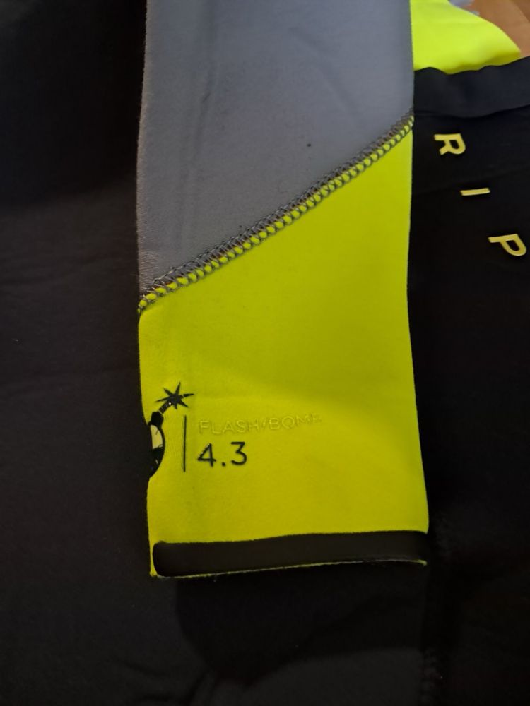 Продам гідрокостюм  ripcurl