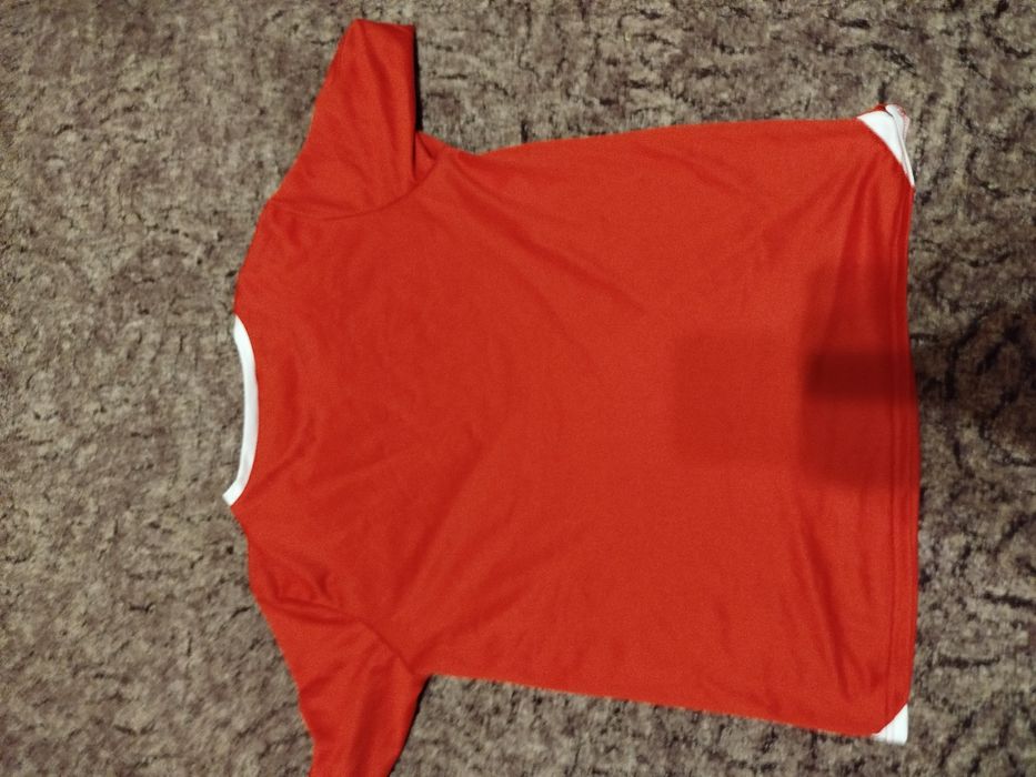 Футболка красная