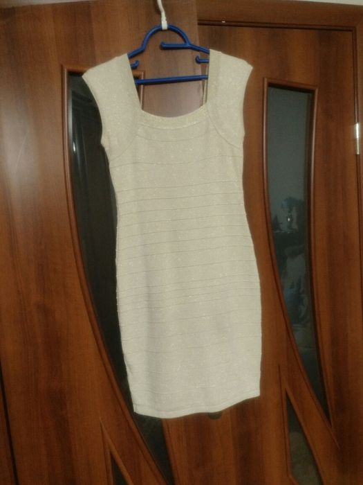 Продам платья