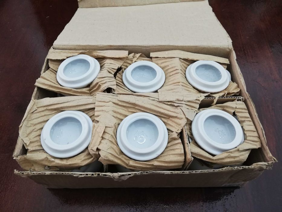 MAIS BARATO Caixa com 6 potes de loiça pequenos tipo limoge e novos