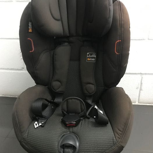 Cadeira Auto Besafe IZI Comfort x3, dos 9 meses aos 4 anos de idade