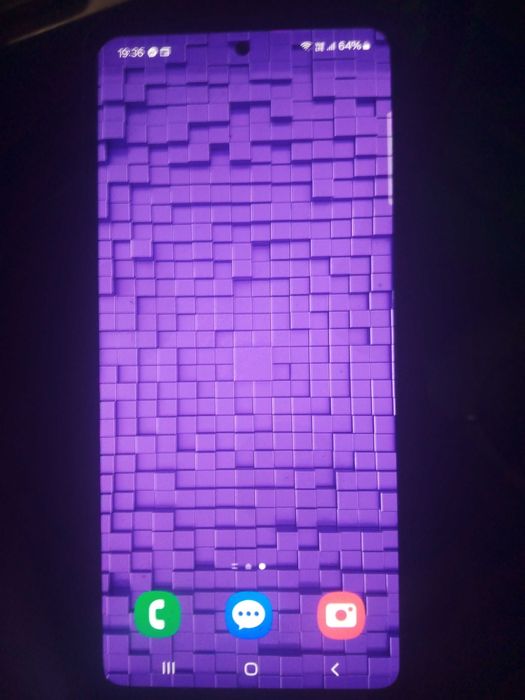 Sprzedam mało używany telefon