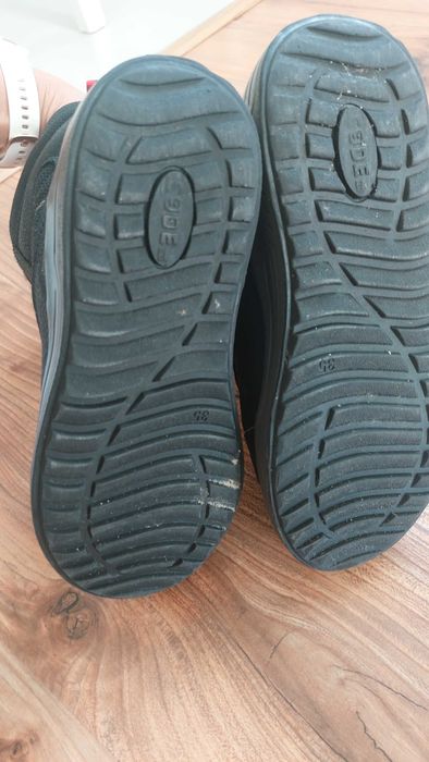 Buty zimowe 34 35 GoreTex Gore Tex śniegowce czarne kozaki dziecięce