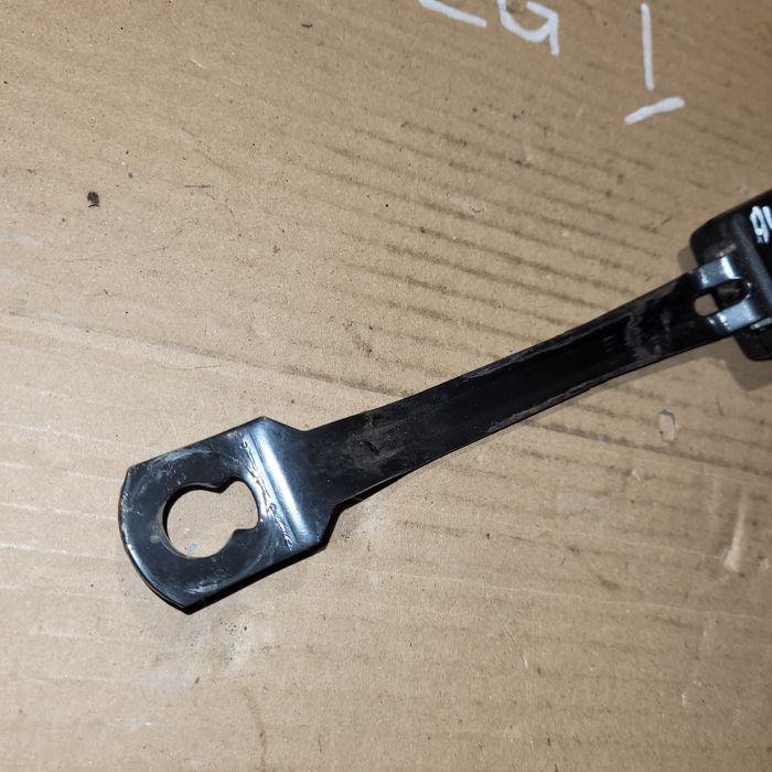 Zapinka zapięcie pasa bezpieczeństwa przód lewy audi a4 b5 LIFT 2001r