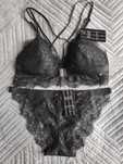Мереживний набір від голандського бренду hunkemoller в чорному кольорі